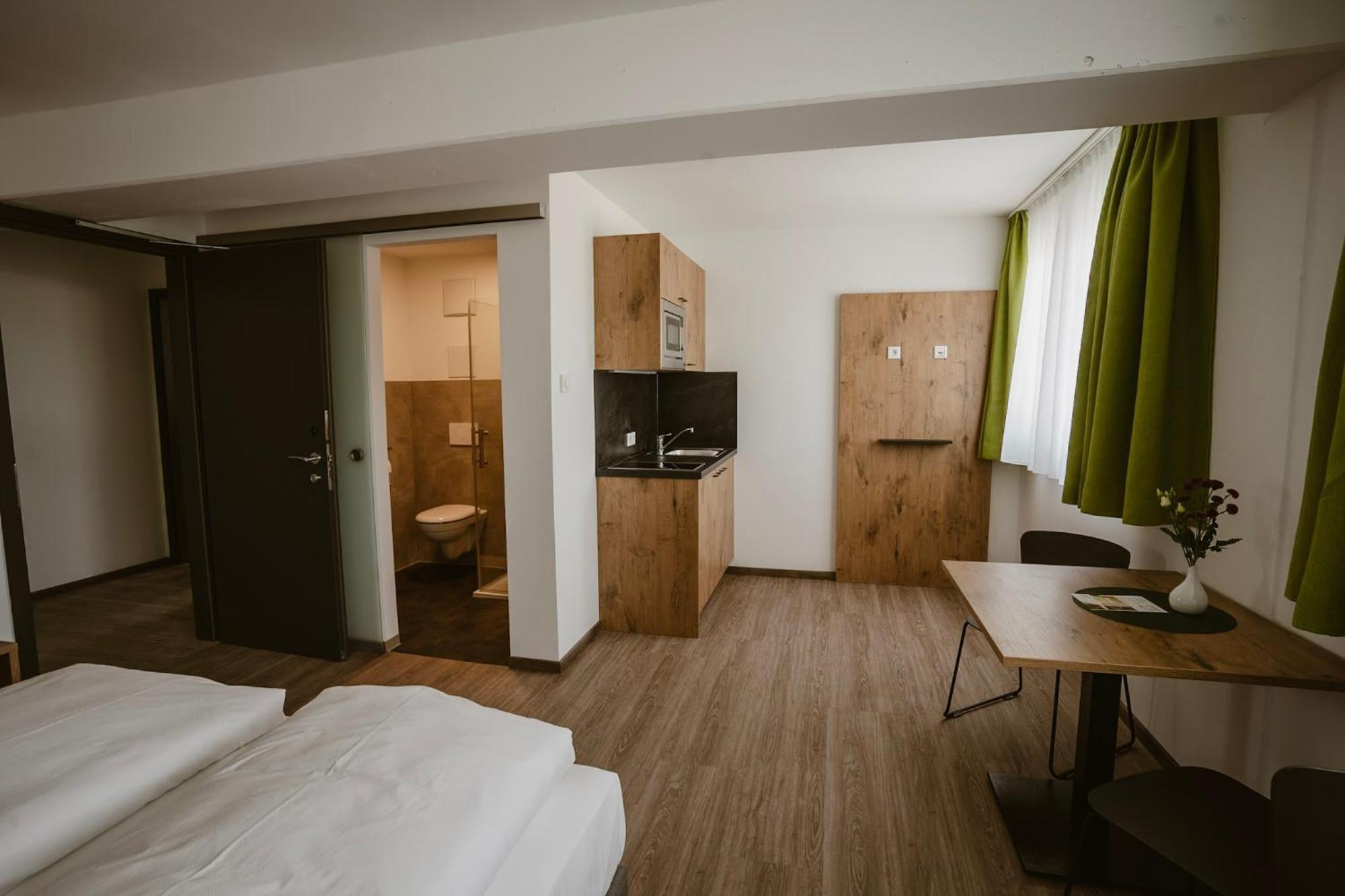 Motel Sleep Inn Toging am Inn Екстер'єр фото
